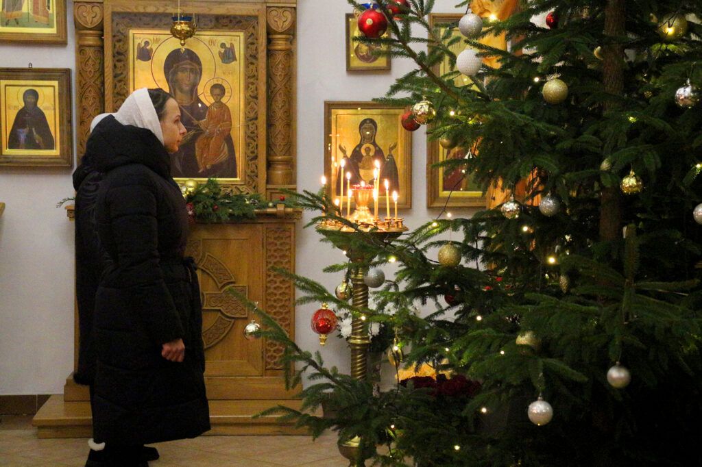 С Рождеством Христовым поздравляет руководство Минского района 