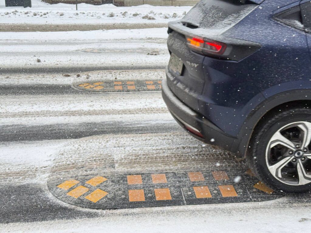 Новые берлинские подушки установили на дороге под Минском