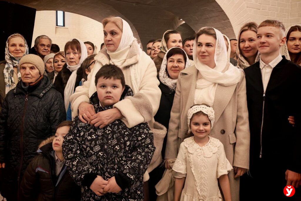 Президент приехал на Рождество в храм Минского района