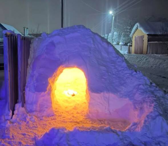 Снежные постройки под Минском взорвали Тредс. Что пишут в комментариях