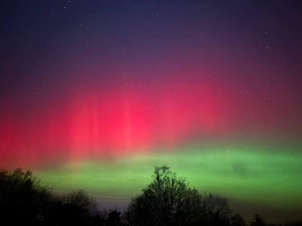 Белорусы наблюдали северное сияние под Минском