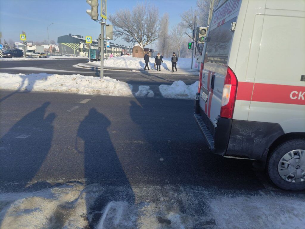 Коммунальные службы ответили на жалобы о гололеде в Лесном