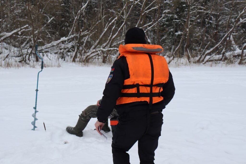 Спасатели Минского района проводят рейды на водоемах
