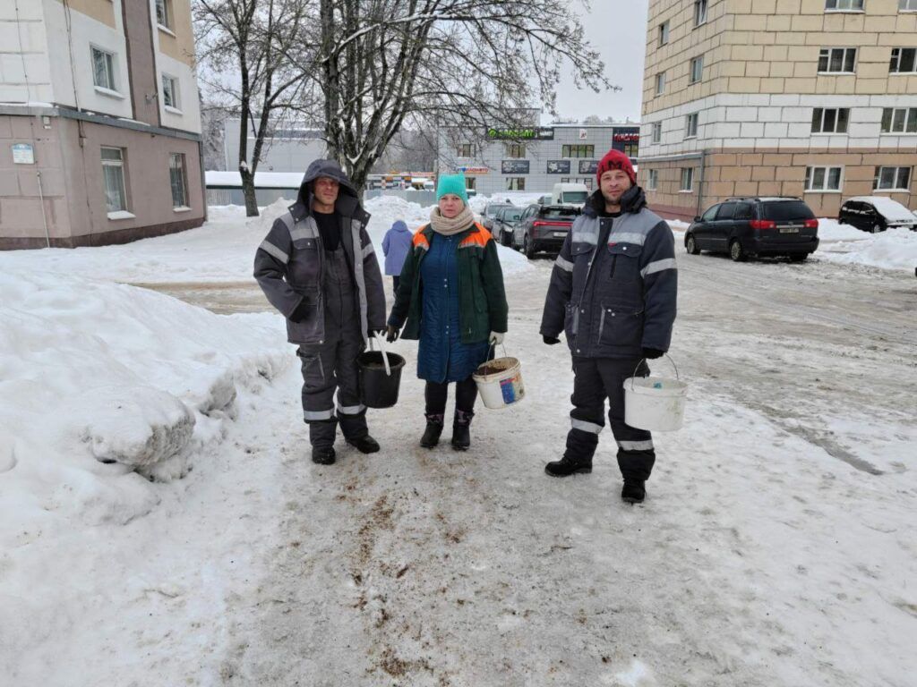 В Минском районе задействованы все силы для борьбы с гололедом