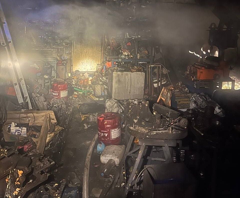 В Щомыслище пожар повредил имущество и стены дома