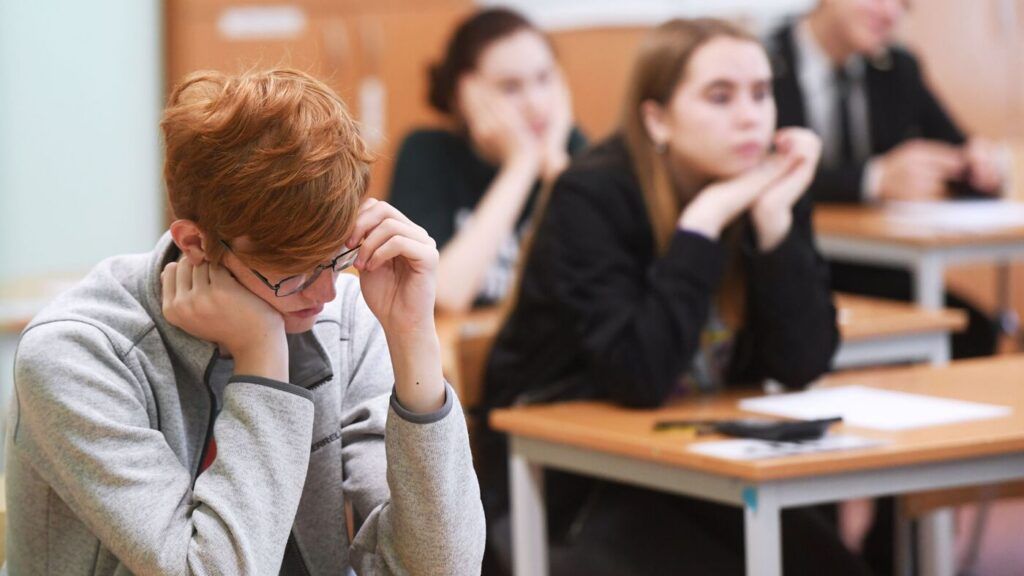 Более 1600 выпускников Минского района написали репетиционный ЦЭ