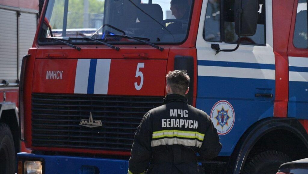 Руководство Минского района поздравляет спасателей с их профессиональным днём