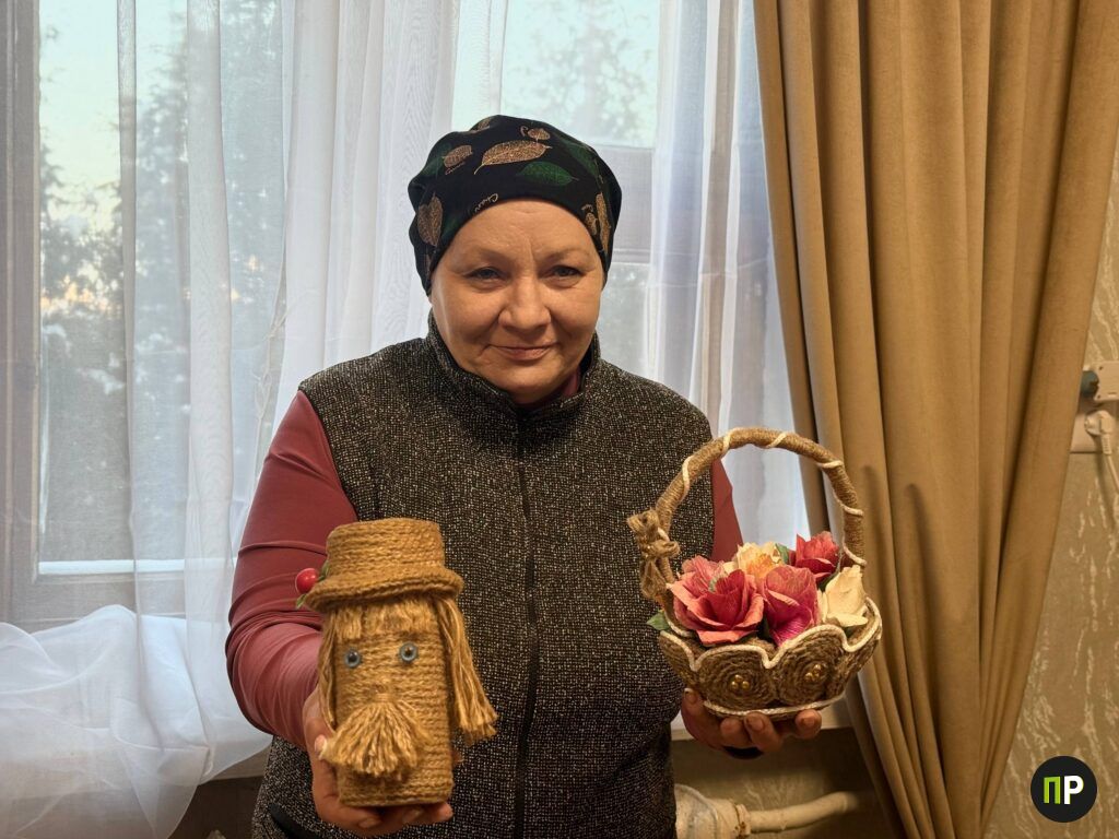 Жительница Королев Стана создает уникальные изделия для дома из старой одежды