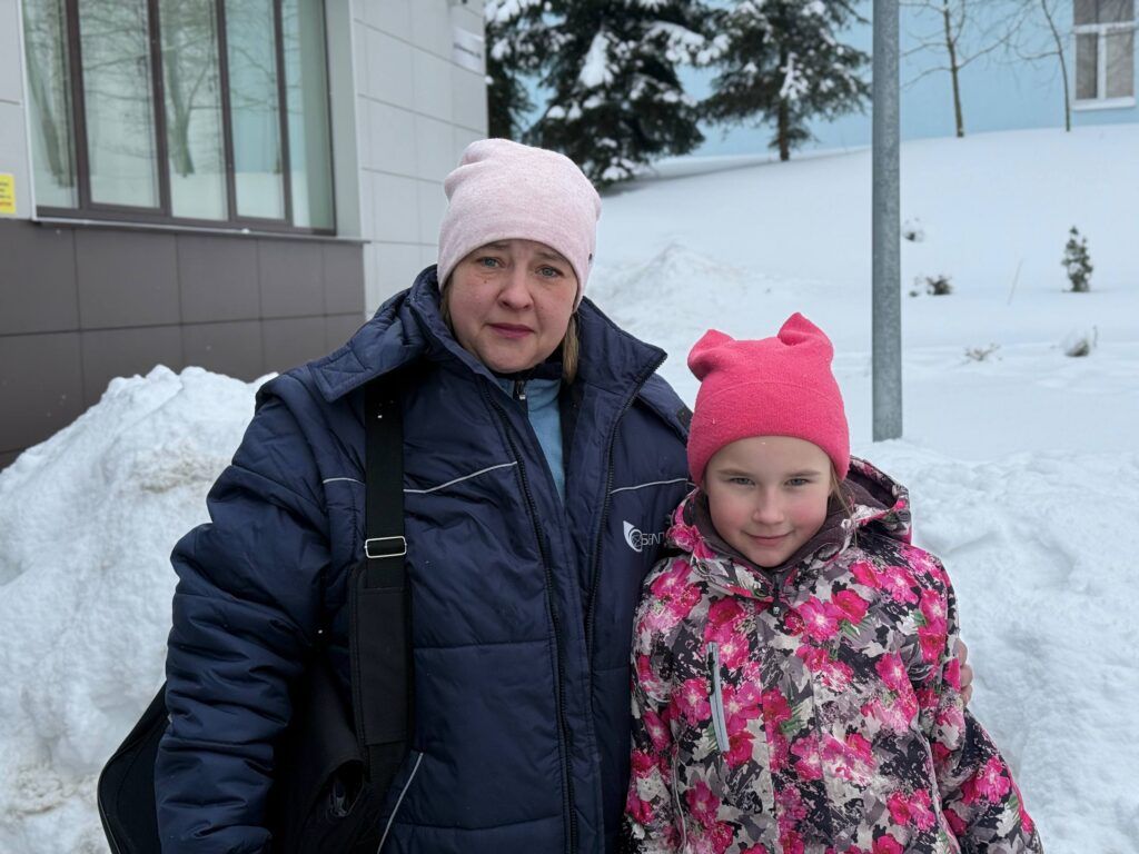 Почему почтальон из Острошицкого Городка носит не только газеты, но и продукты