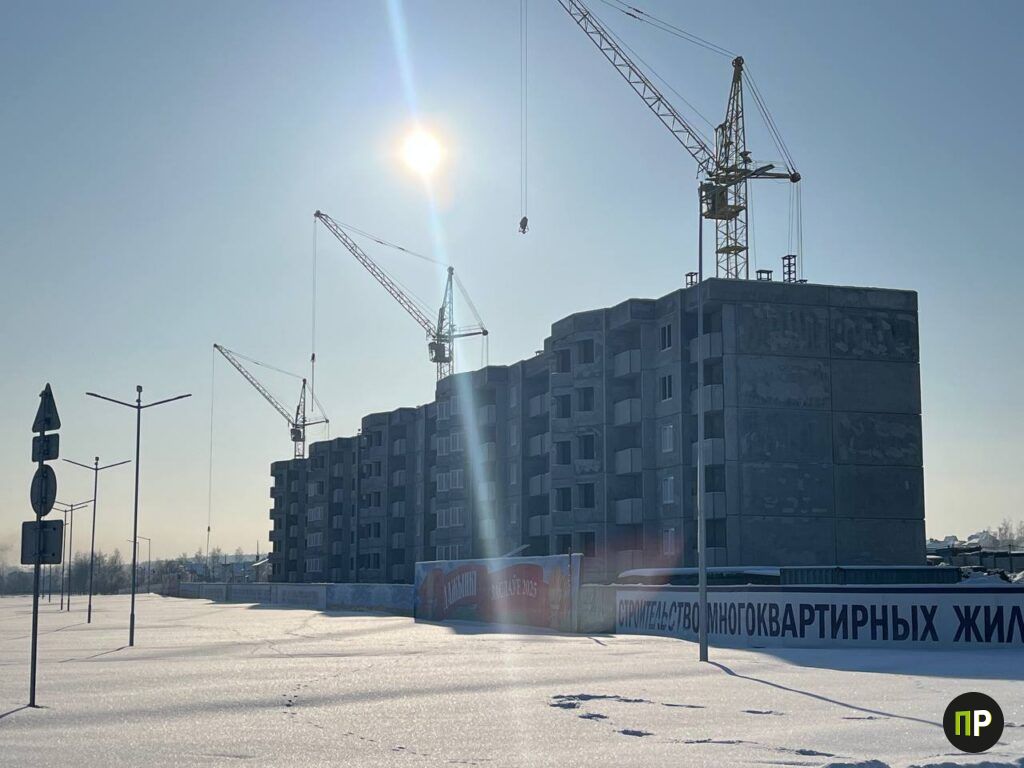 Посмотрели, как в Заславле продвигается строительство домов