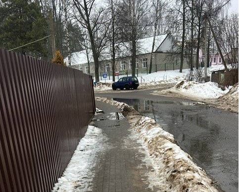 В Ратомке расчистили дорогу: разбор видео из TikTok и комментарий энергетиков