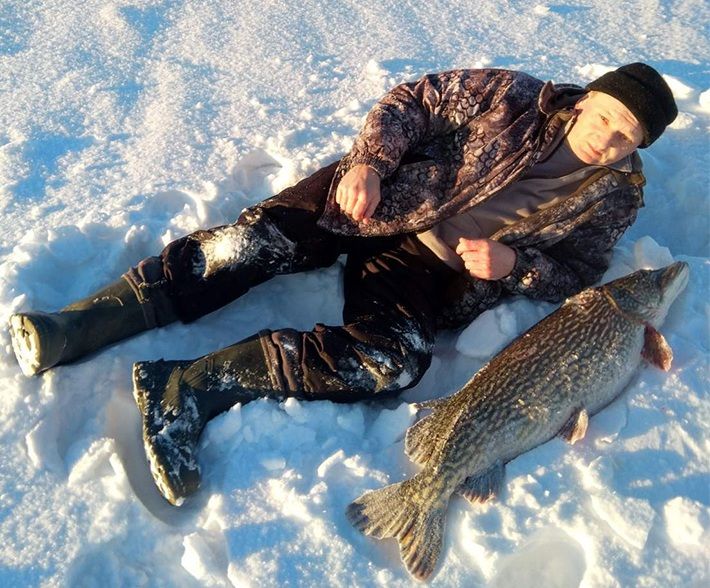 В Минском районе рыбак поймал гигантскую щуку