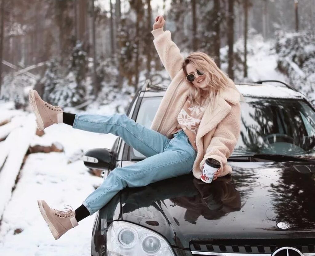 Хайповое видео на капоте автомобиля в Минском районе обернулось автору штрафом