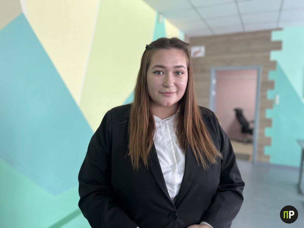 Молодой педагог делает макеты домов и деревянные шедевры под Минском