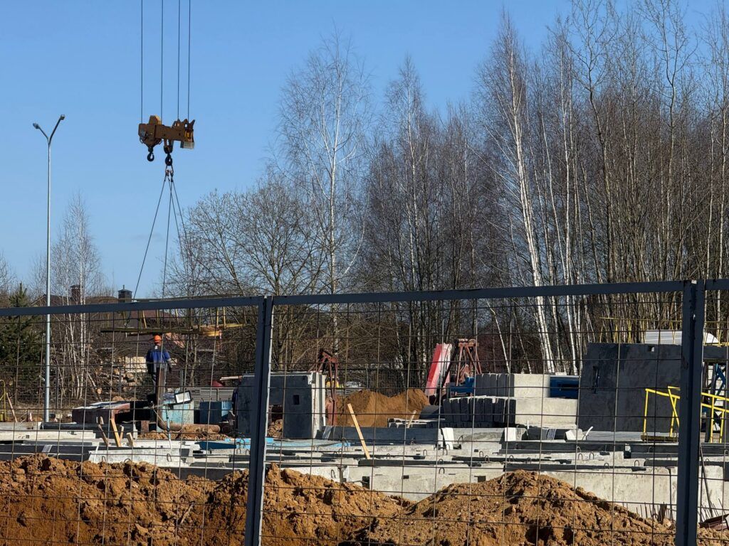 В Мачулищах строят два дома для нуждающихся