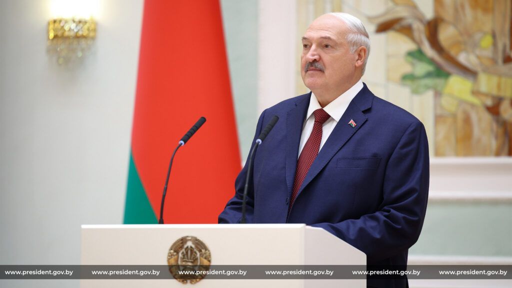 За что Президент Беларуси благодарит женщин