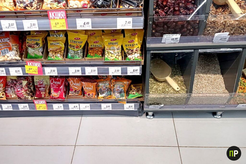 Администрация магазина в Заславле объяснила появление тараканов в зале