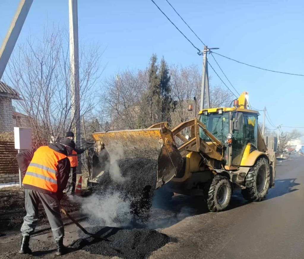 В Минском районе взялись за дороги: стартовала акция «Весенний марафон» 