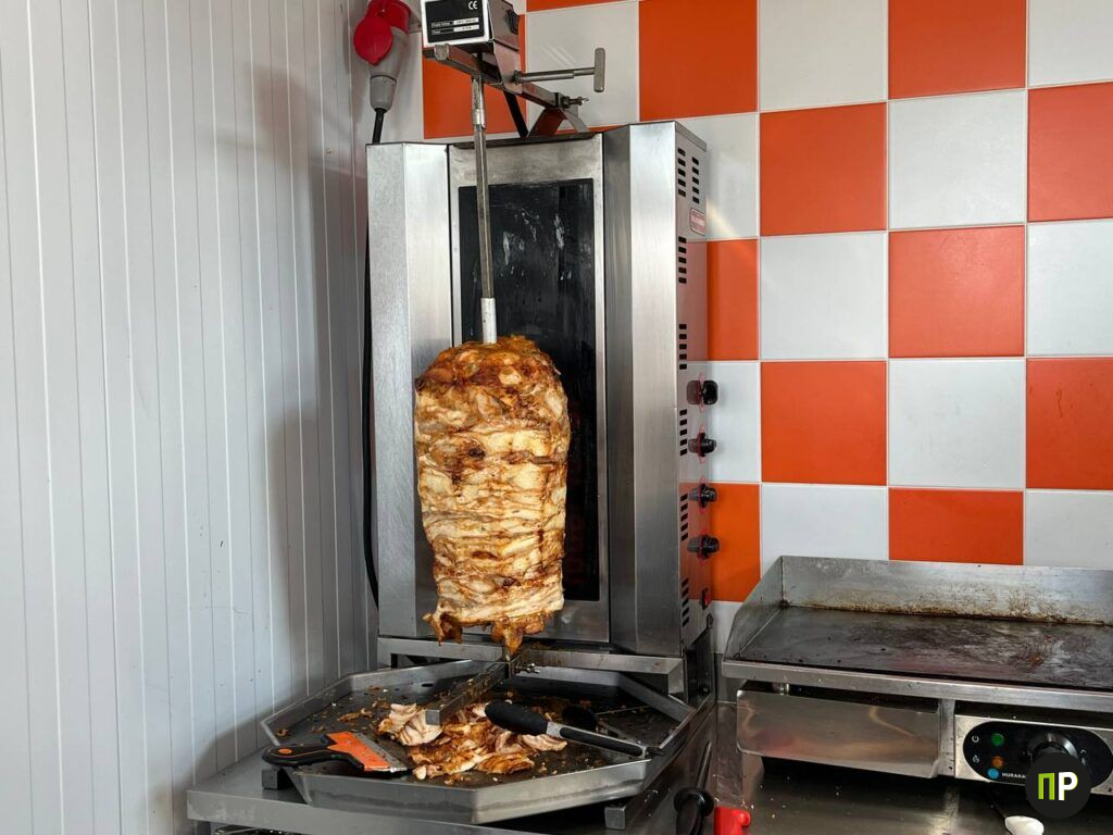 Турок под Минском открыл шаурмичную — посмотрели цены  