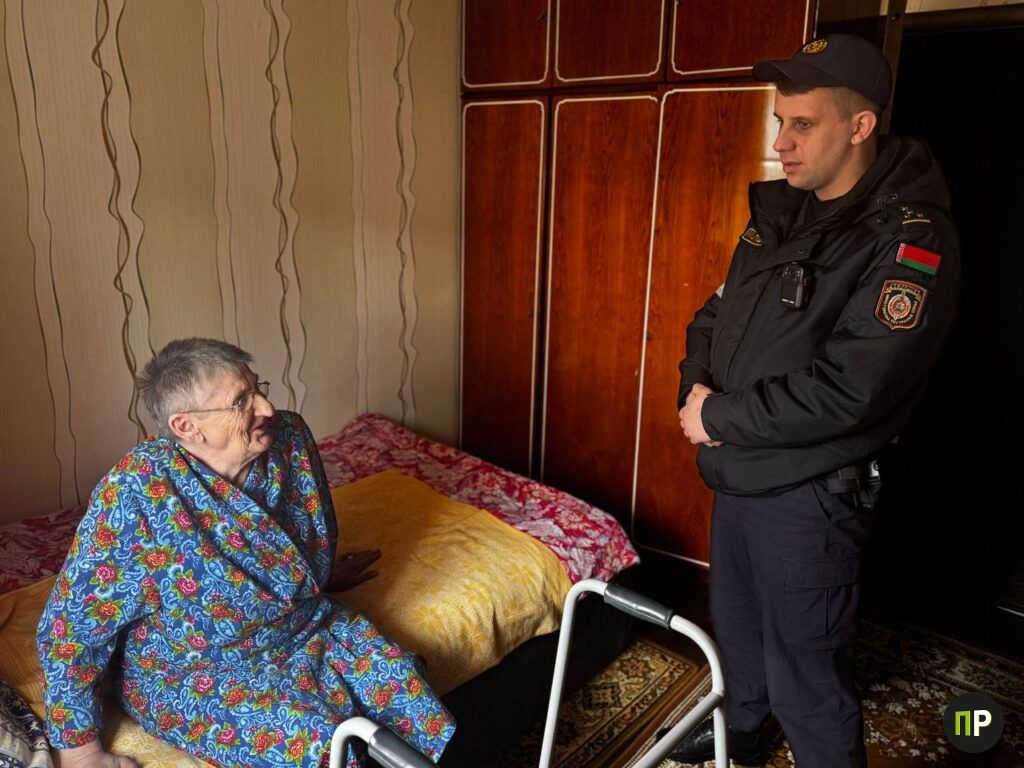 Как в Боровлянах пенсионеров спасают от потери денег