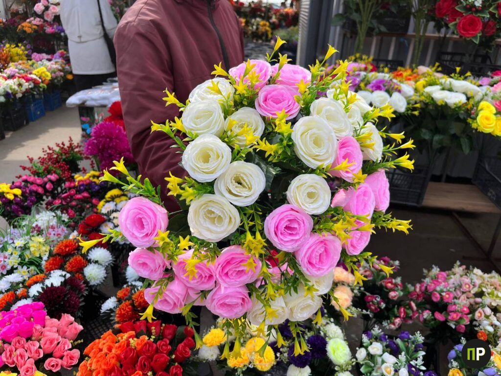 Сколько стоят искусственные композиции на рынке в Таборах