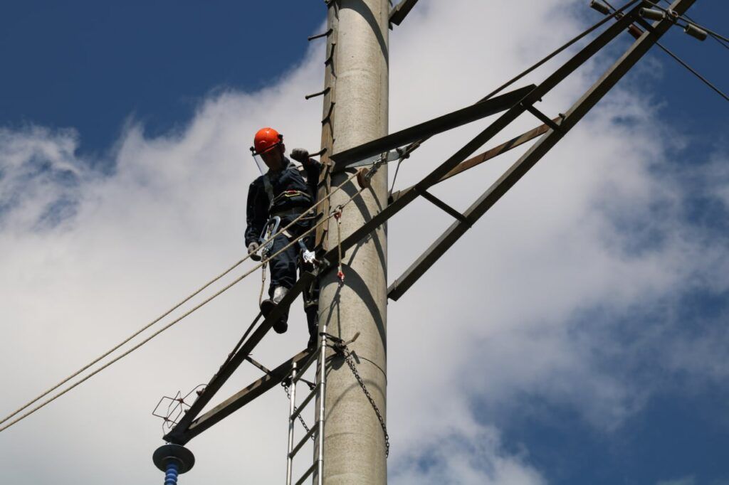 В Боровлянах восстановили электроснабжение после аварийного отключения