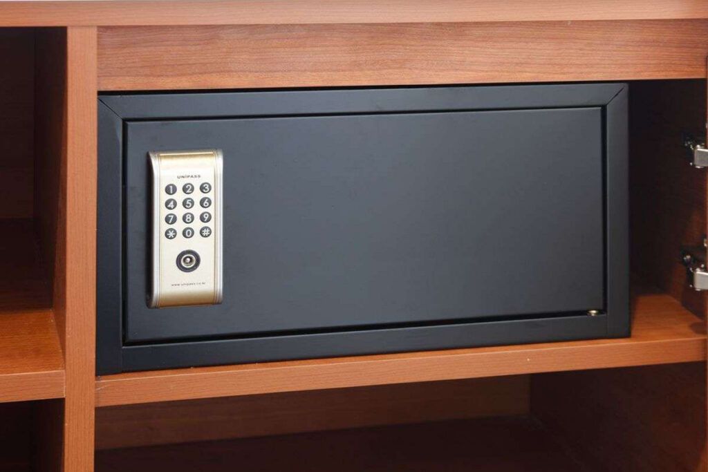 Жителя Колодищей осудили за хранение патронов в сейфе