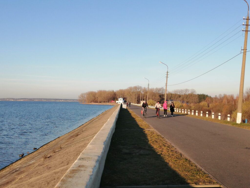 Когда планируют открыть проход у дамбы на Минском море