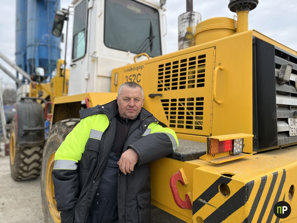 Улучшают дороги пристоличья: надежность в деталях и мастера своего дела из ДРСУ-735