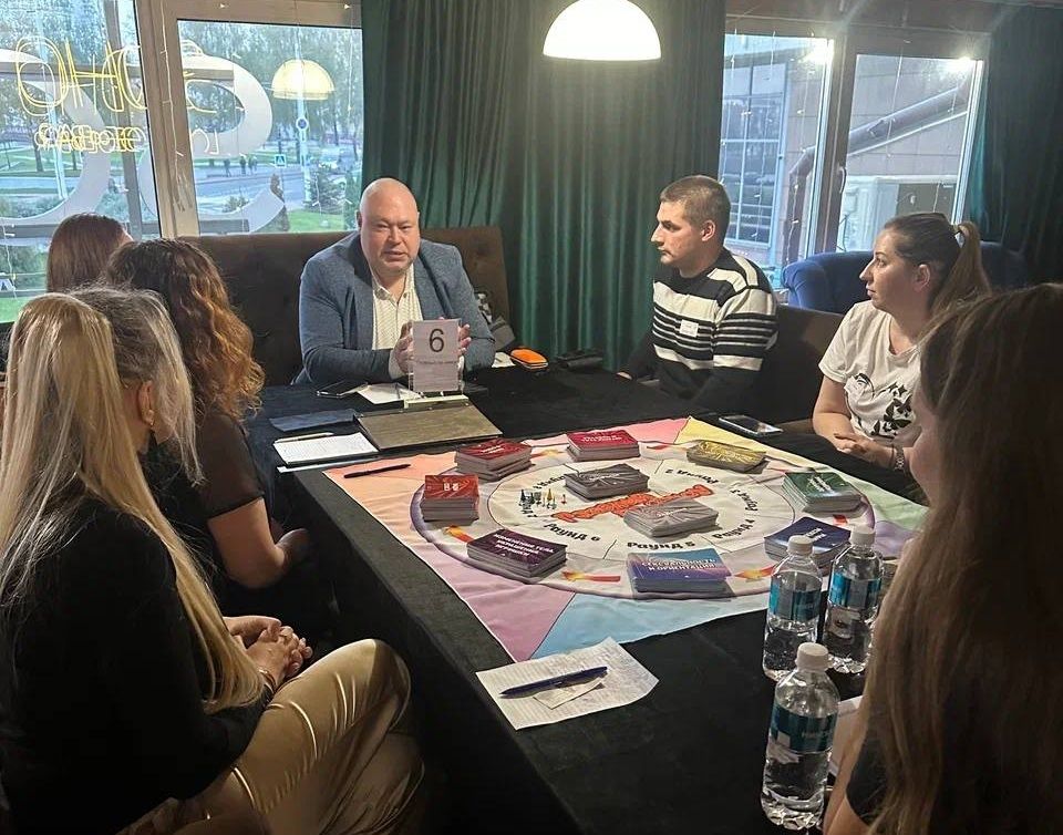 Превратил настолки в бизнес: история разработчика игр из Минского района