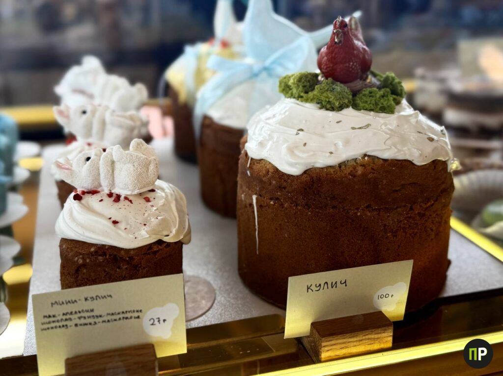 На рынке в Валерьяново продают куличи. За кило выпечки просят 100 рублей