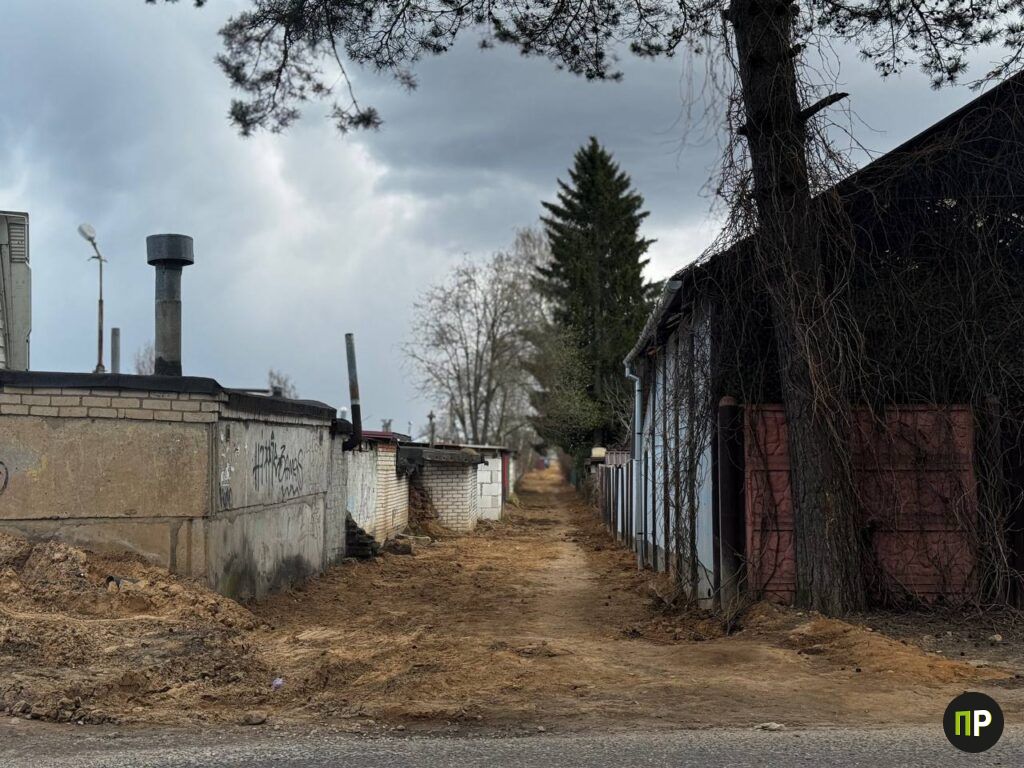 Почему одна из дорог в Лесковке превратилась в полосу препятствий