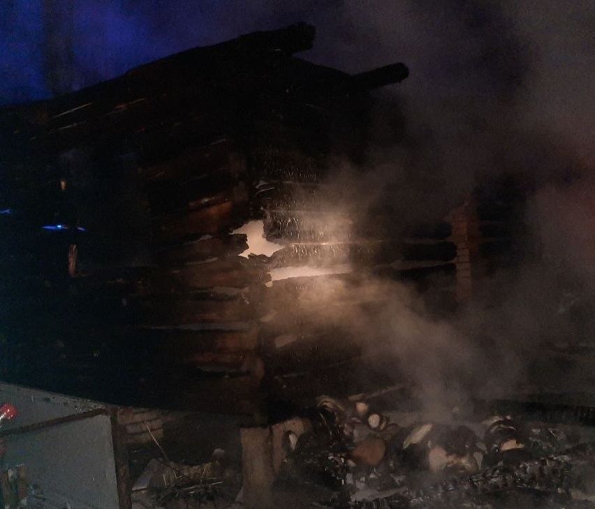 Под Минском из-за короткого замыкания загорелось строение на дачном участке