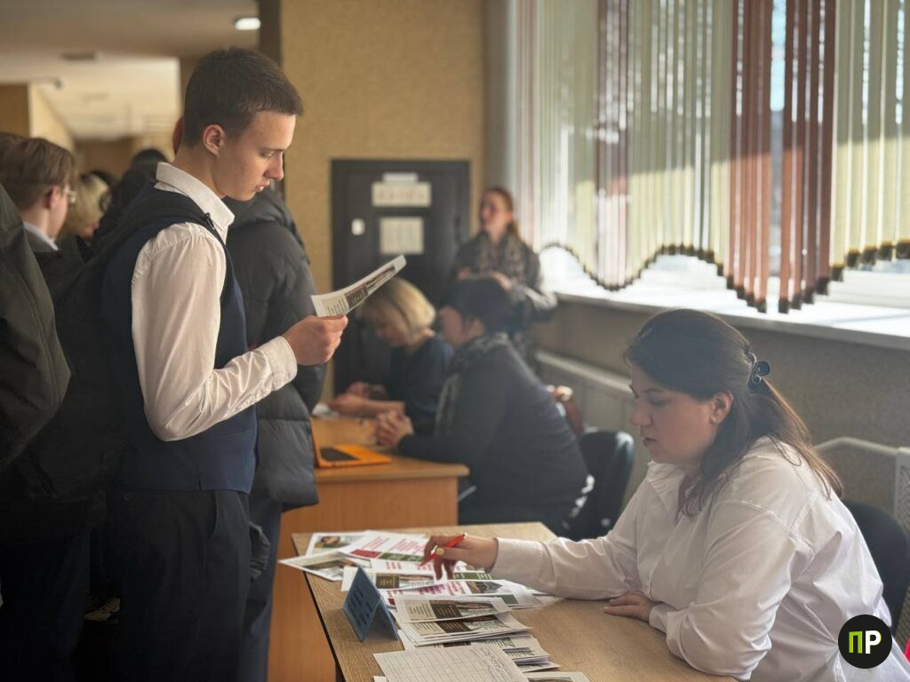 Сколько подростки реально могут заработать летом, узнали в Лесном