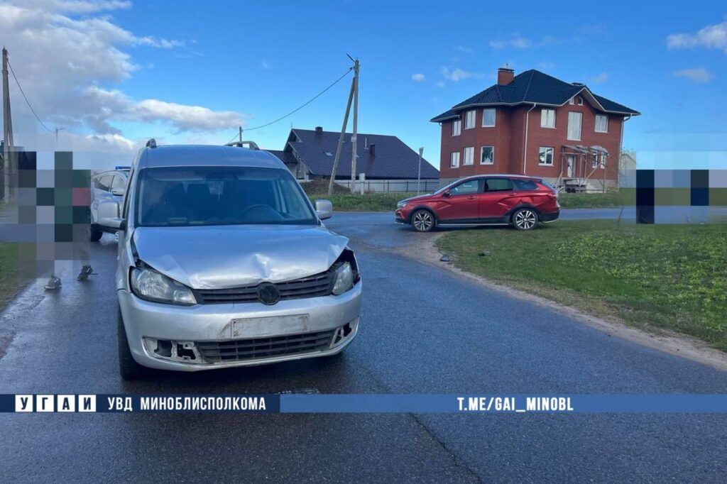 Женщина на Lada не уступила дорогу Volkswagen в Дроздово: пострадала пассажирка