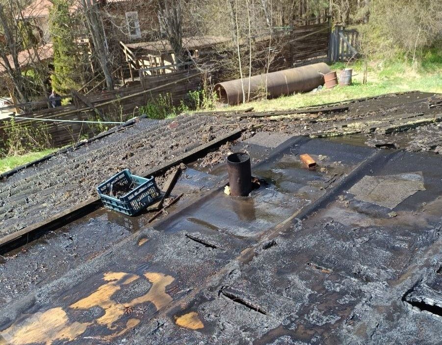 В Ратомке горела хозпостройка. Что могло стать причиной пожара