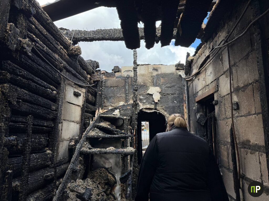 Многодетная семья из Минского района из-за пожара лишилась и дома, и бизнеса