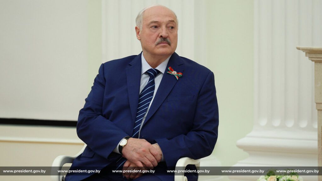 Президент поздравил белорусов с 9 Мая