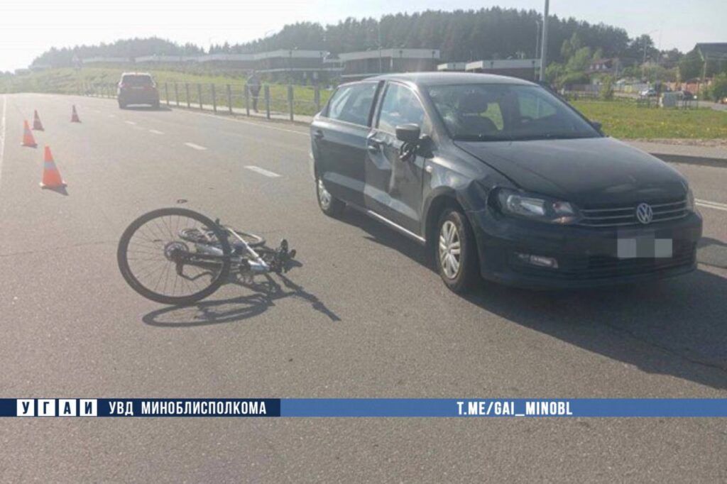 Под Острошицким Городком велосипедист попал под колеса авто