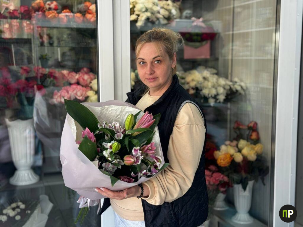 Во сколько обойдется букет к последнему звонку в цветочном магазине в Лесном