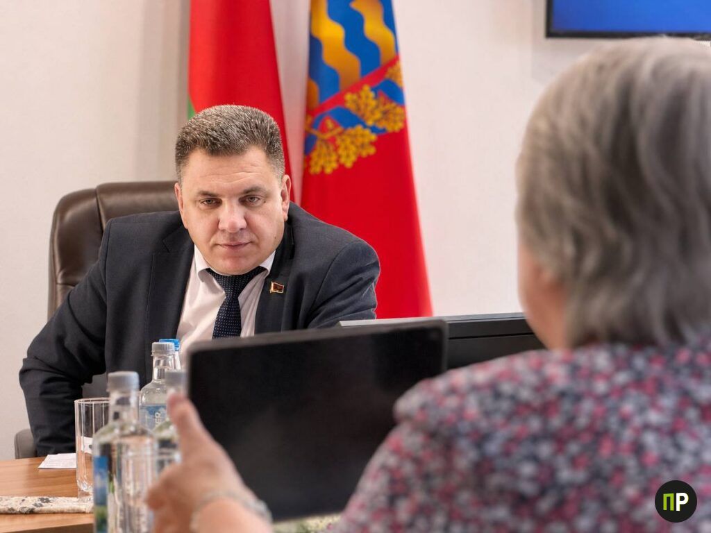 Жительница деревни Черемуха требует убрать опасных собак с бывшей свинофермы