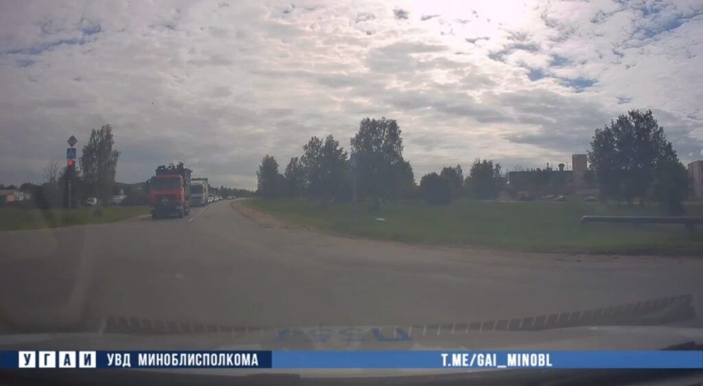 В Минском районе сотрудники ГАИ сопроводили авто с роженицей до больницы