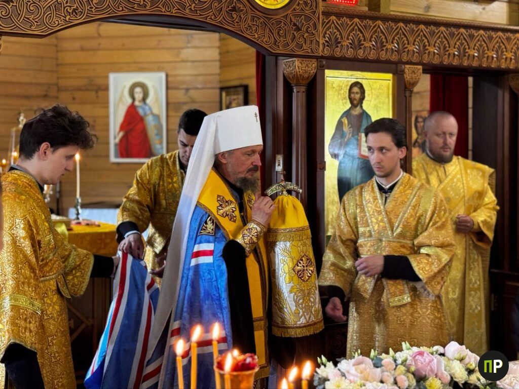 В Боровлянах Митрополит Вениамин помолился с медиками в канун их праздника