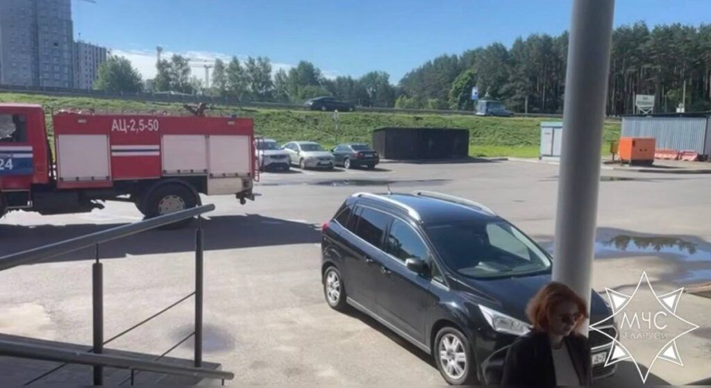 В Боровой спасатели ликвидировали последствия загорания в магазине