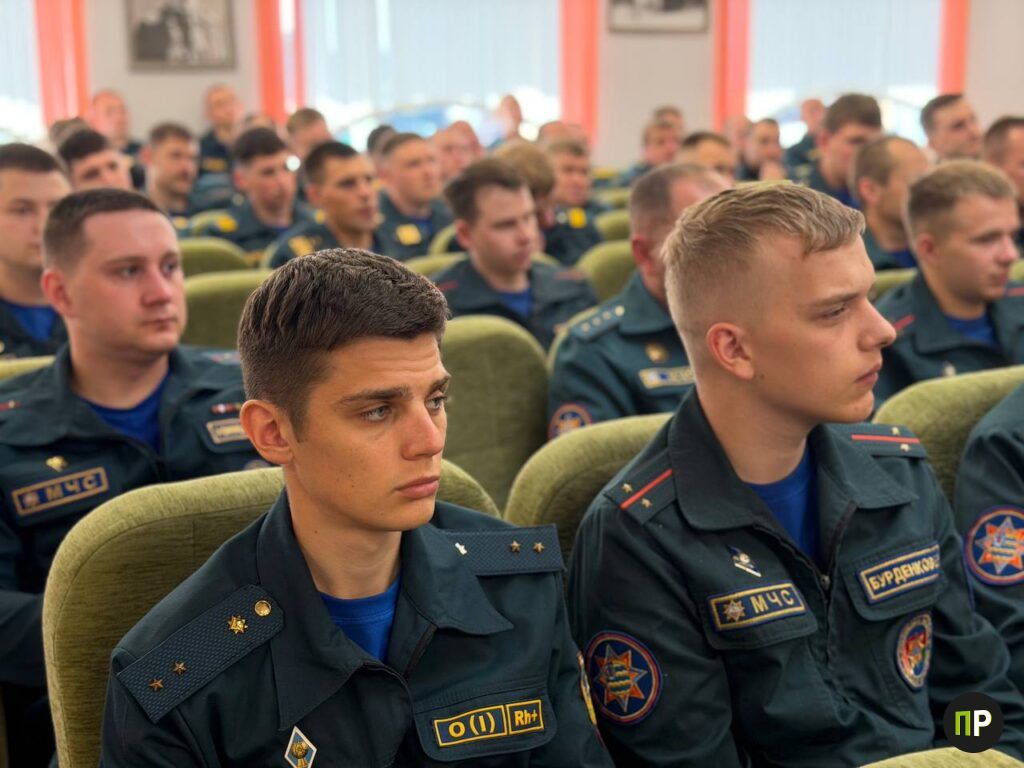 С сотрудниками Минского РОЧС встретился Денис Колесень: что обсуждали