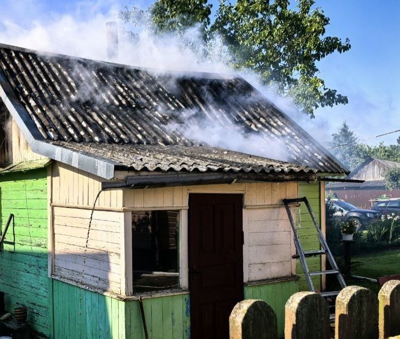 В Городище горела хозпостройка