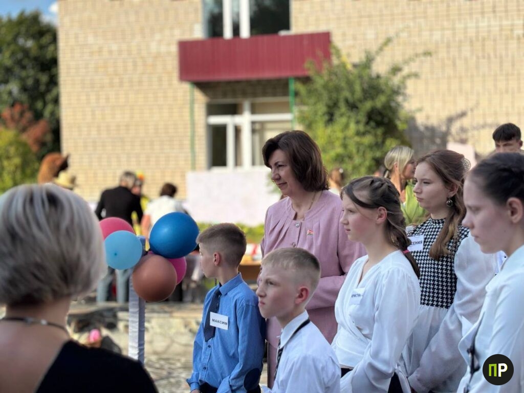 Наталья Кочанова встретилась с воспитанниками социально-педагогического центра в Ждановичах