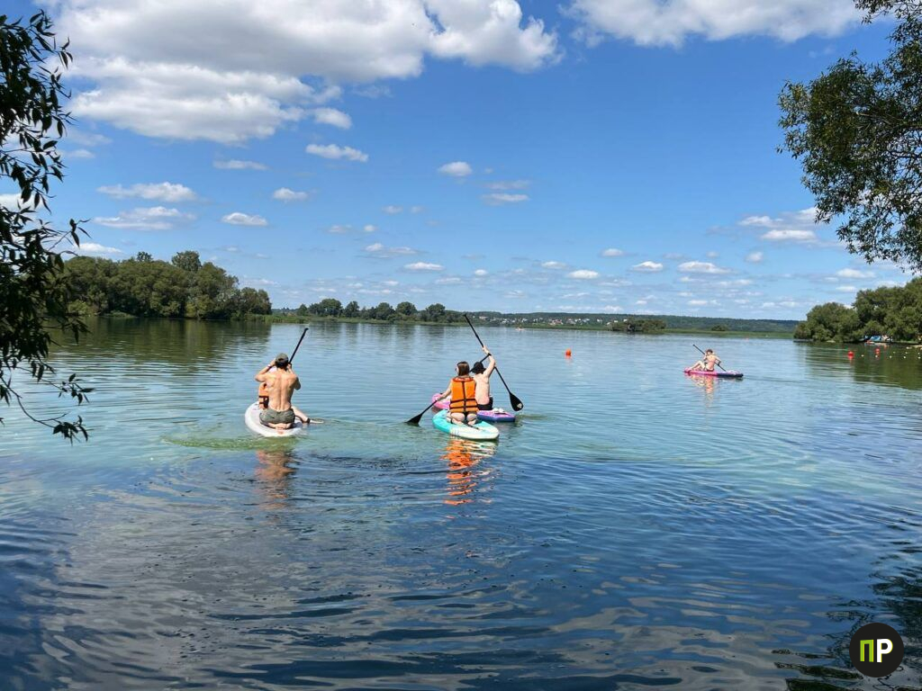 Кто плавает на сапах по Минскому морю 