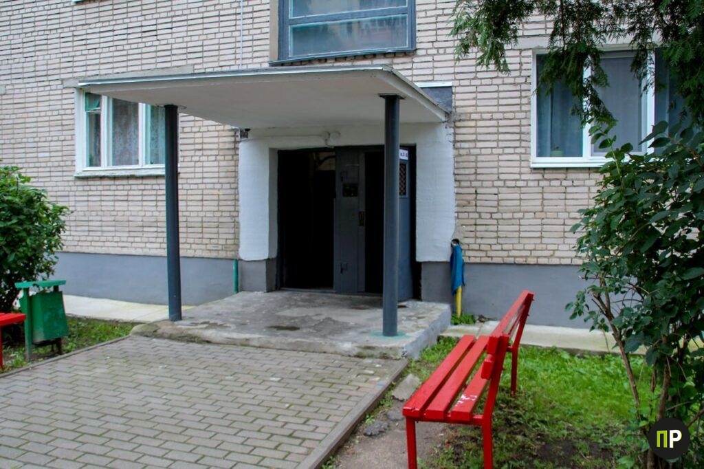 Тараканы в многоэтажке Заславля: версии жильцов и коммунальщиков