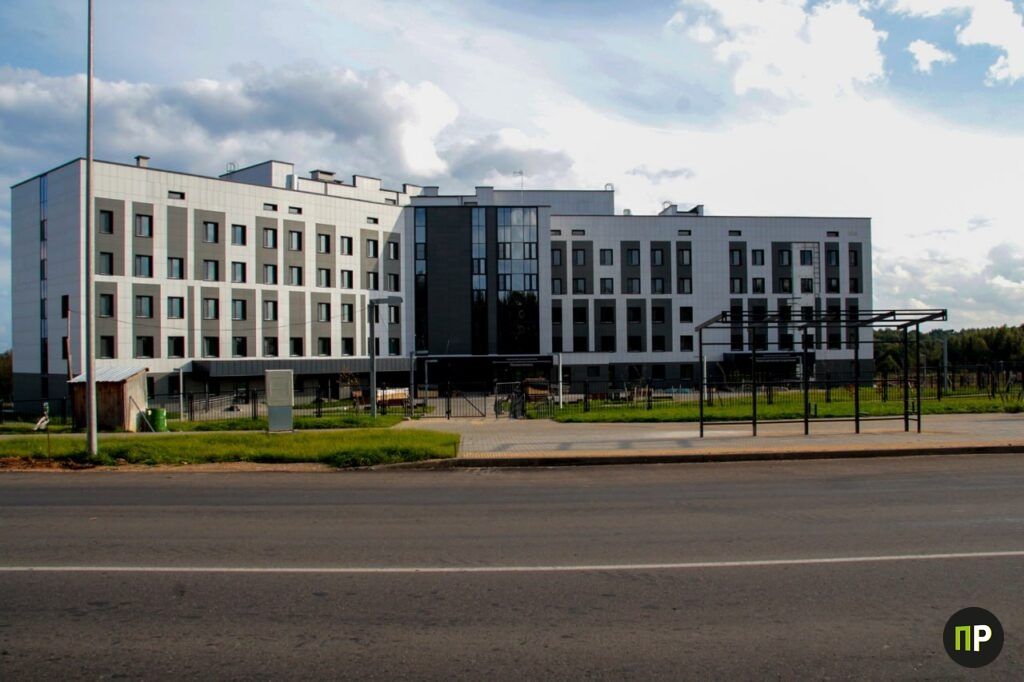 Что происходит на стройке поликлиники в Заславле